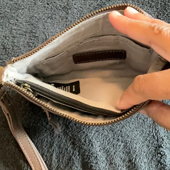 Day & Mood Zippered Leather Wristlet. - Picture 5 of 8